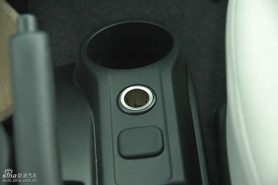 马自达2标准型1.3MT 内饰