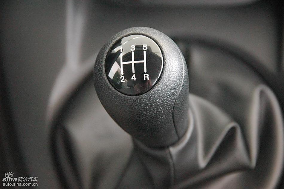 马自达2标准型1.3MT 内饰