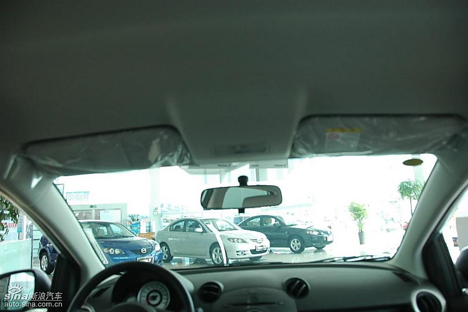 马自达2标准型1.3MT 内饰