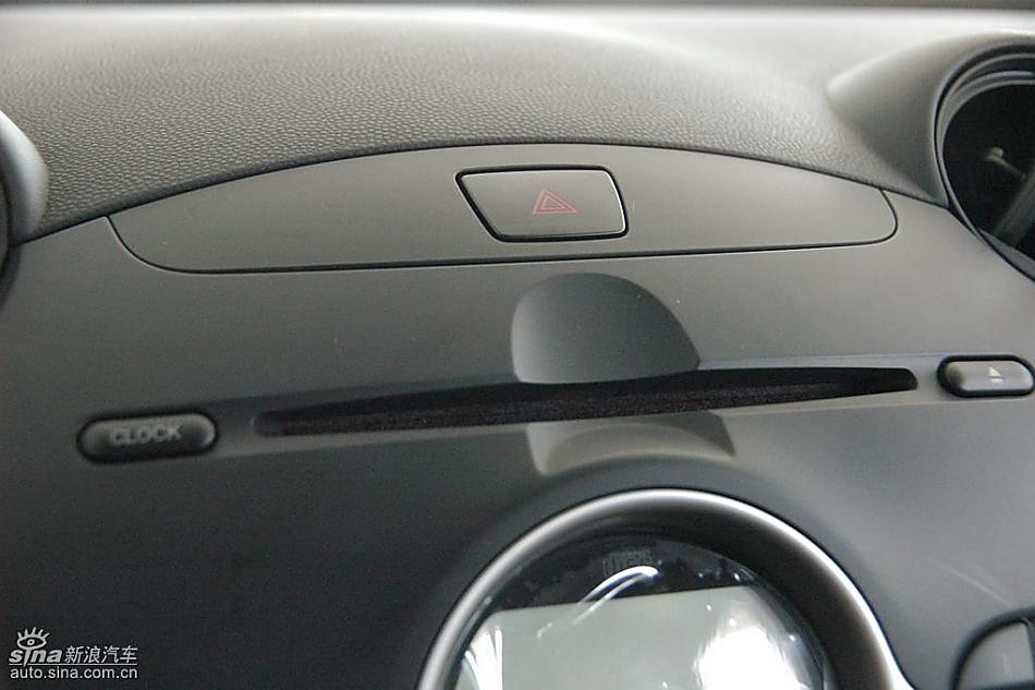 马自达2标准型1.3MT 内饰