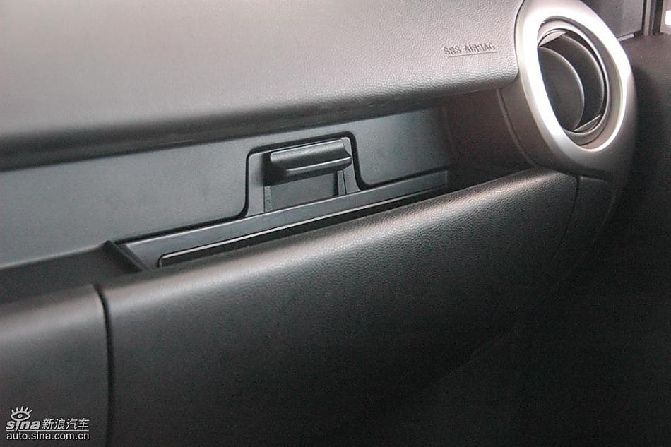 马自达2标准型1.3MT 内饰