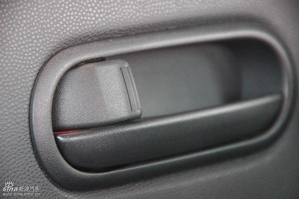 马自达2标准型1.3MT 内饰