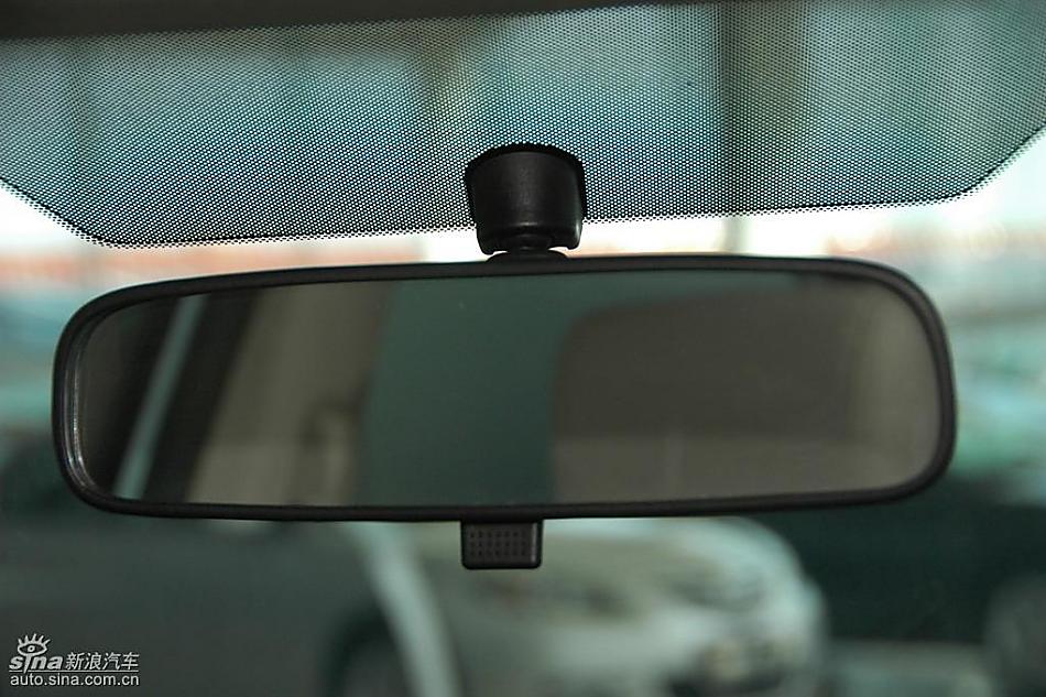 马自达2标准型1.3MT 内饰