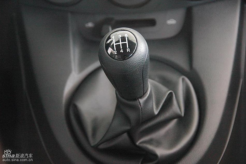 马自达2标准型1.3MT 内饰