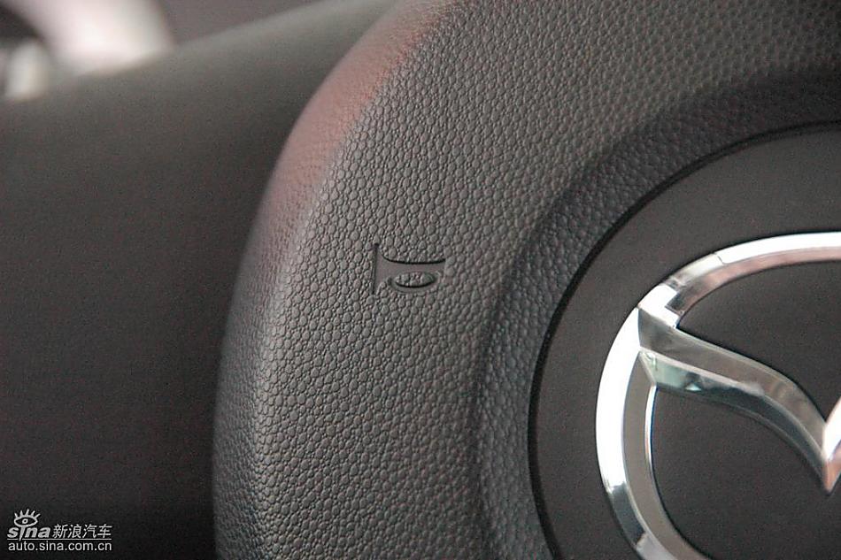 马自达2标准型1.3MT 内饰