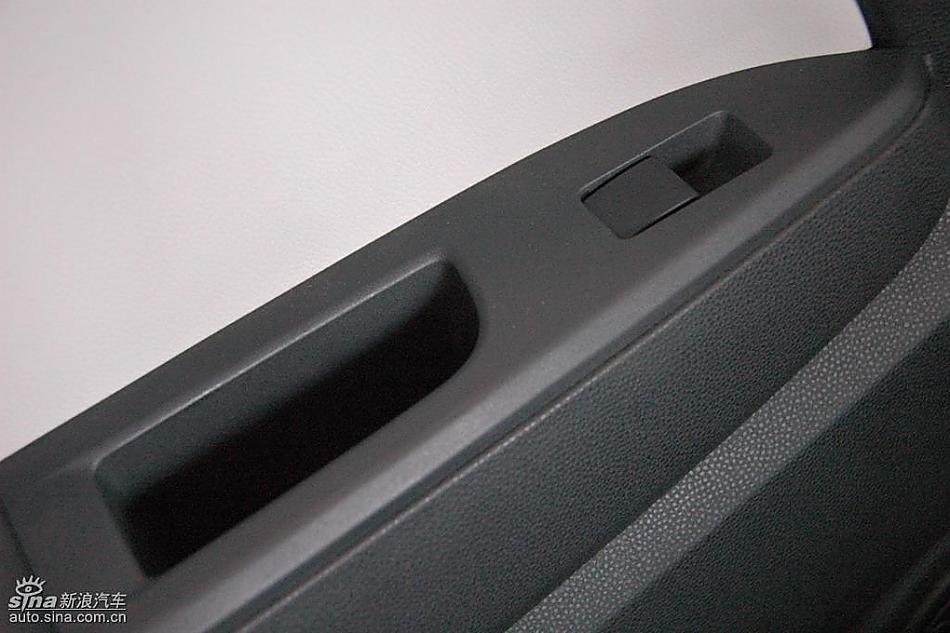 马自达2标准型1.3MT 内饰