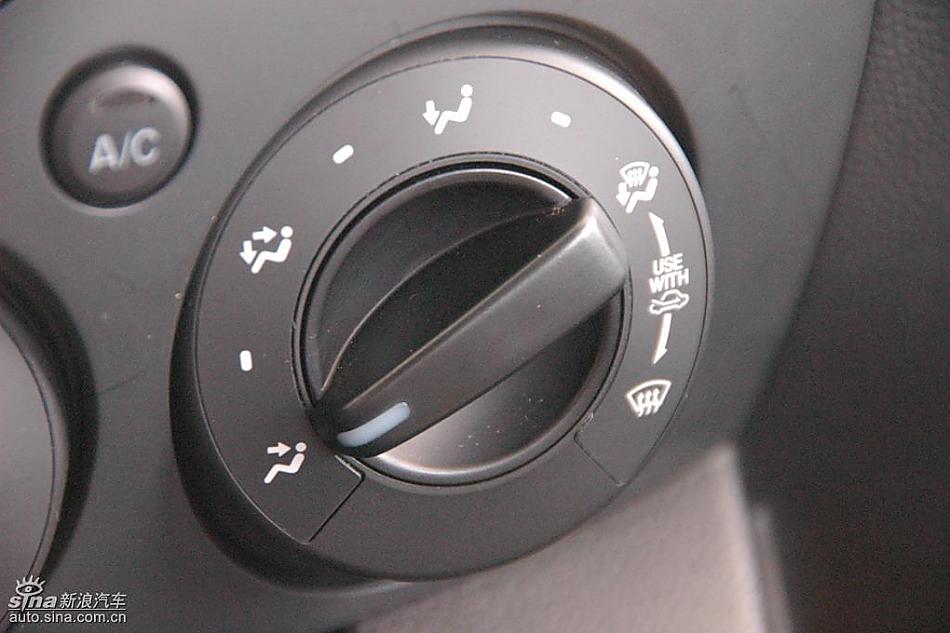 马自达2标准型1.3MT 内饰