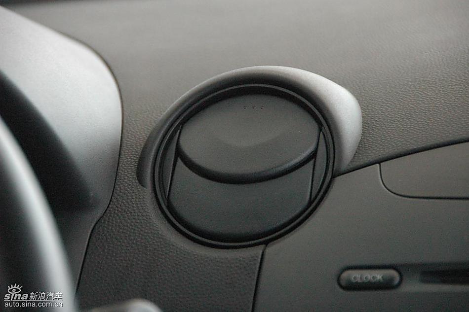 马自达2标准型1.3MT 内饰