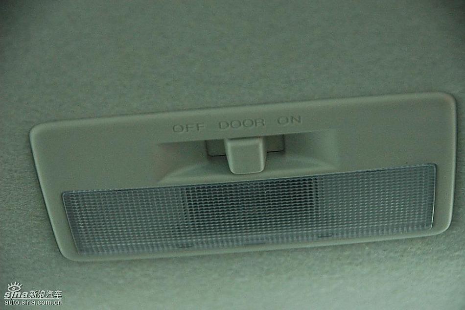 马自达2标准型1.3MT 内饰