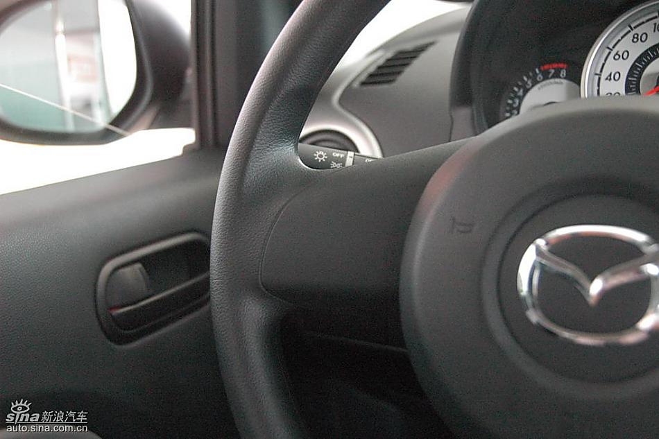 马自达2标准型1.3MT 内饰