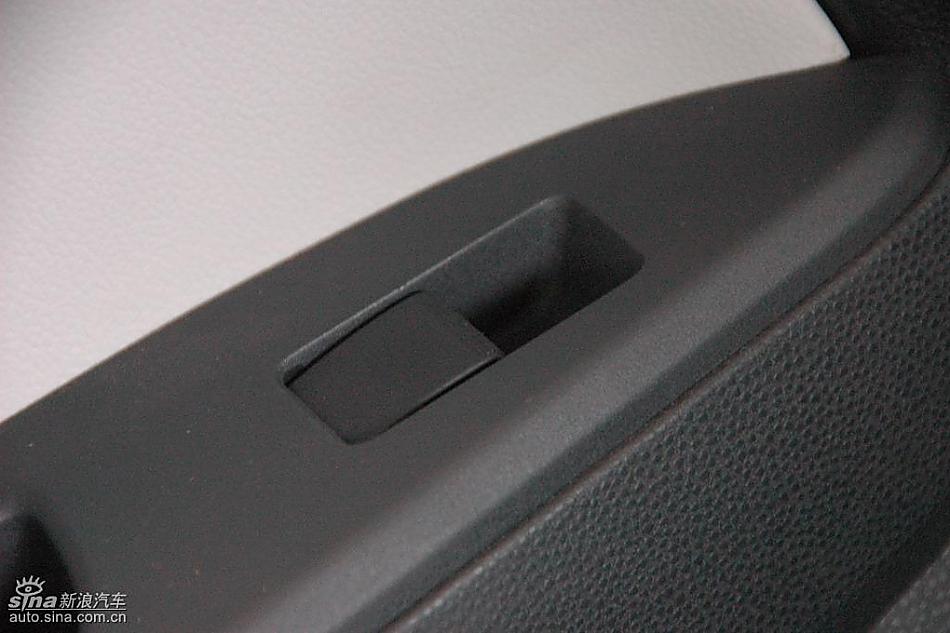 马自达2标准型1.3MT 内饰