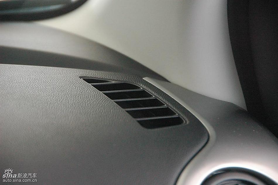 马自达2标准型1.3MT 内饰