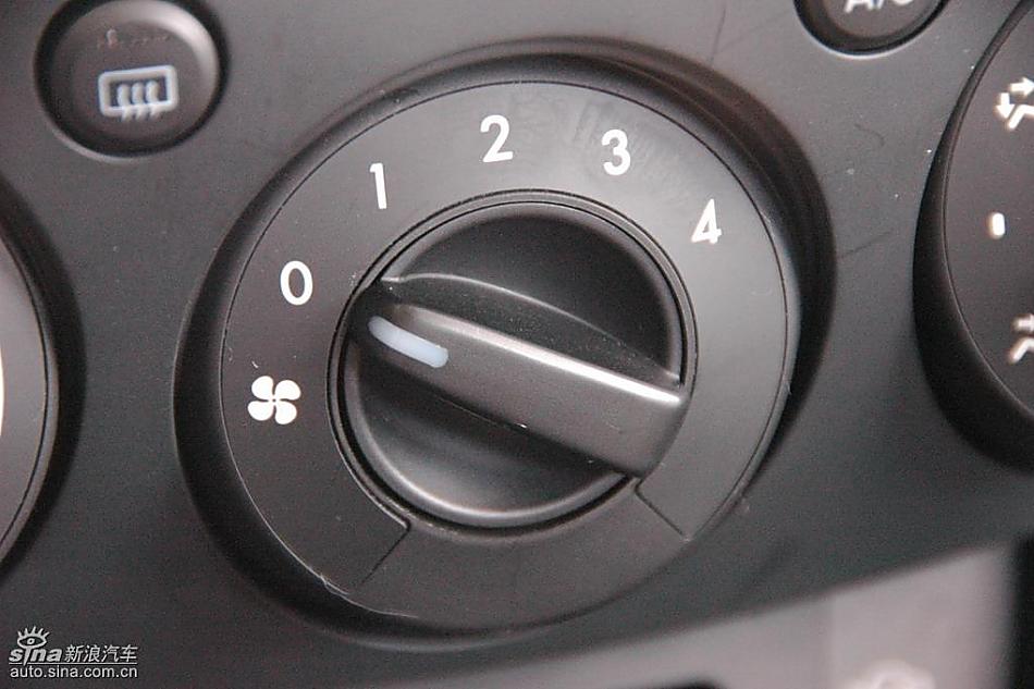 马自达2标准型1.3MT 内饰