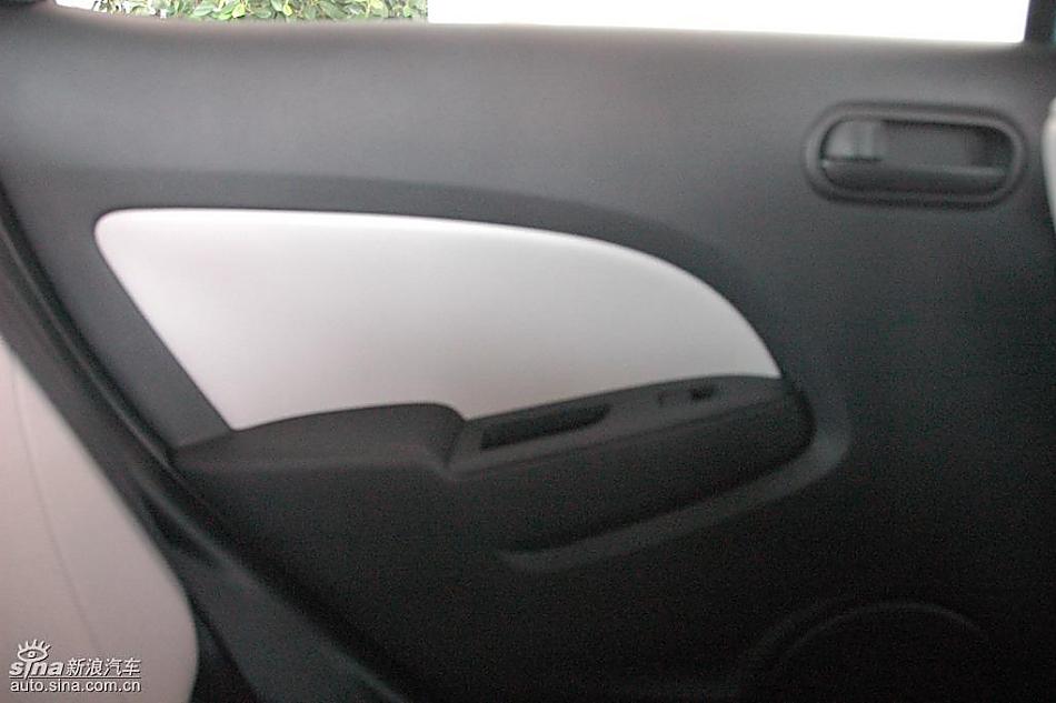 马自达2标准型1.3MT 内饰