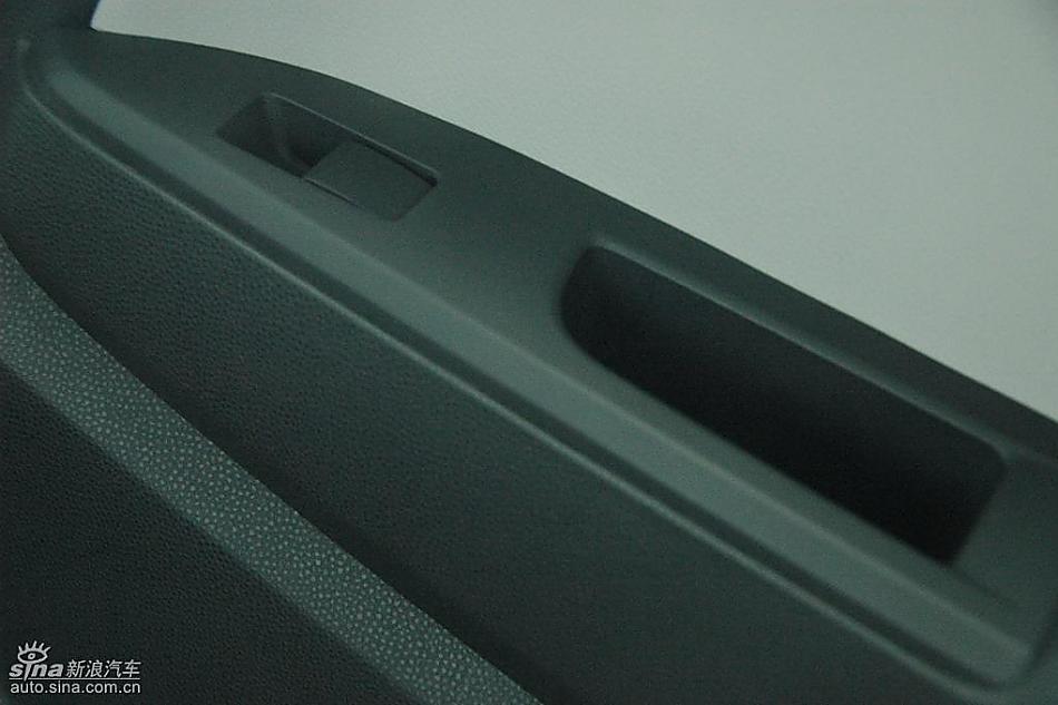 马自达2标准型1.3MT 内饰