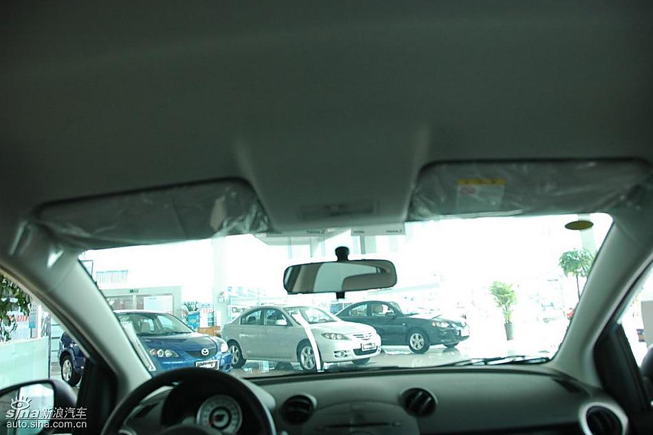 马自达2标准型1.3MT 内饰