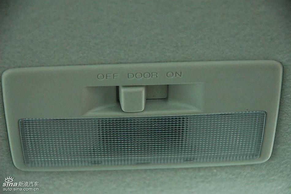 马自达2标准型1.3MT 内饰