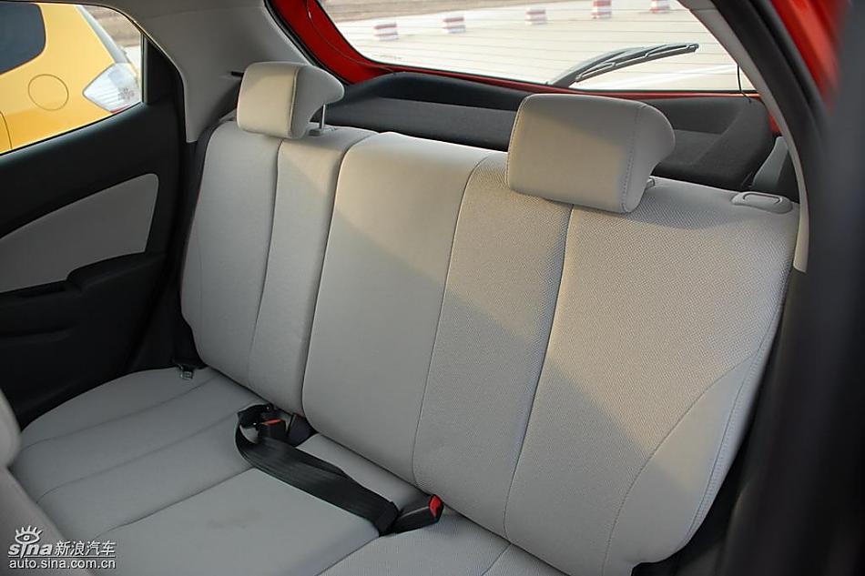 马自达2内饰