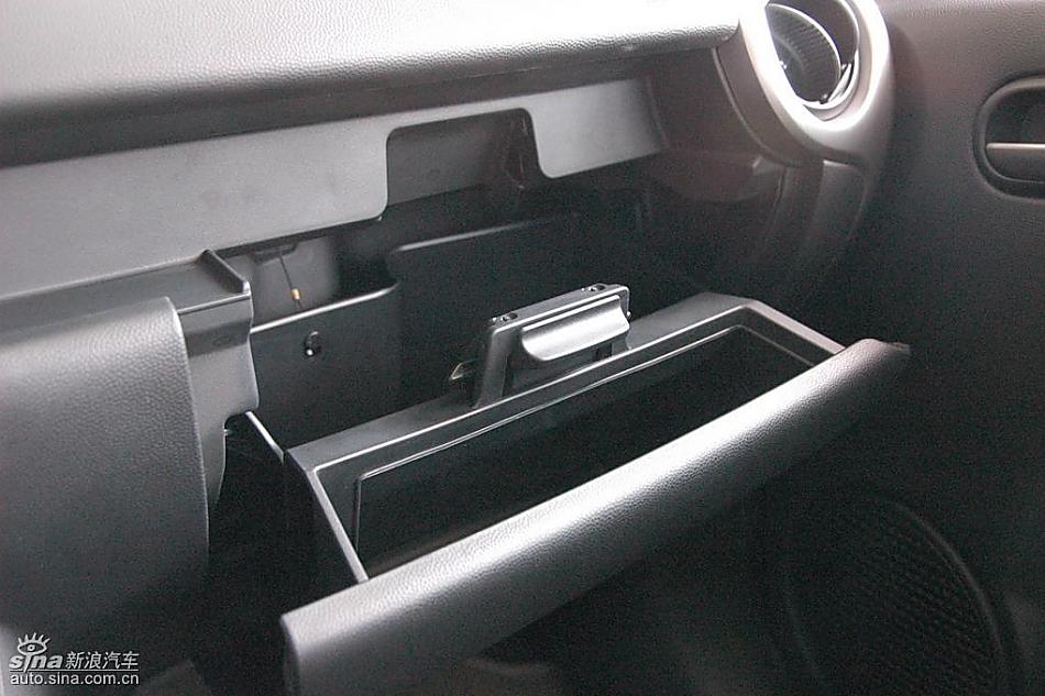 马自达2尊贵型1.5AT内饰