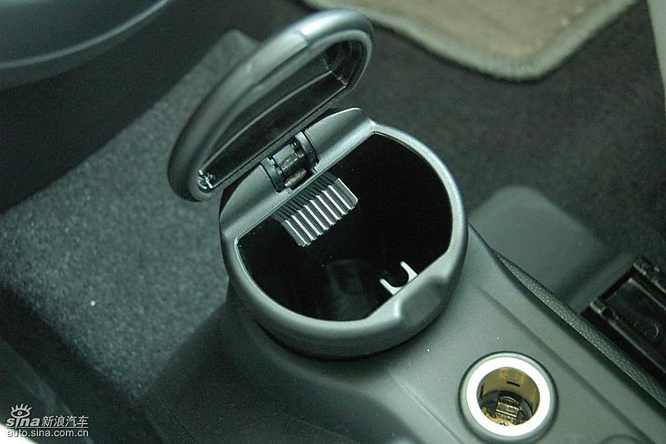 马自达2尊贵型1.5AT内饰