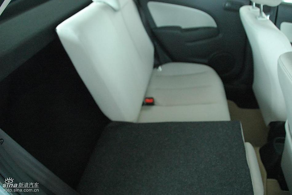 马自达2标准型1.3MT 内饰