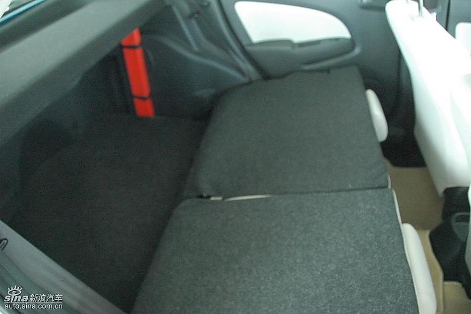 马自达2标准型1.3MT 内饰