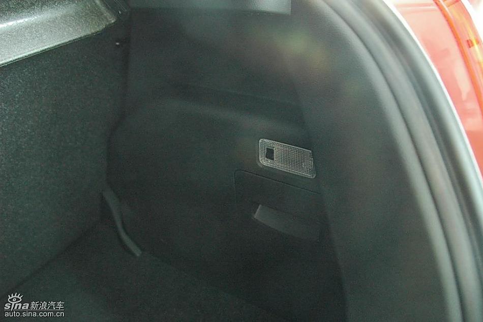 马自达2标准型1.3MT 内饰