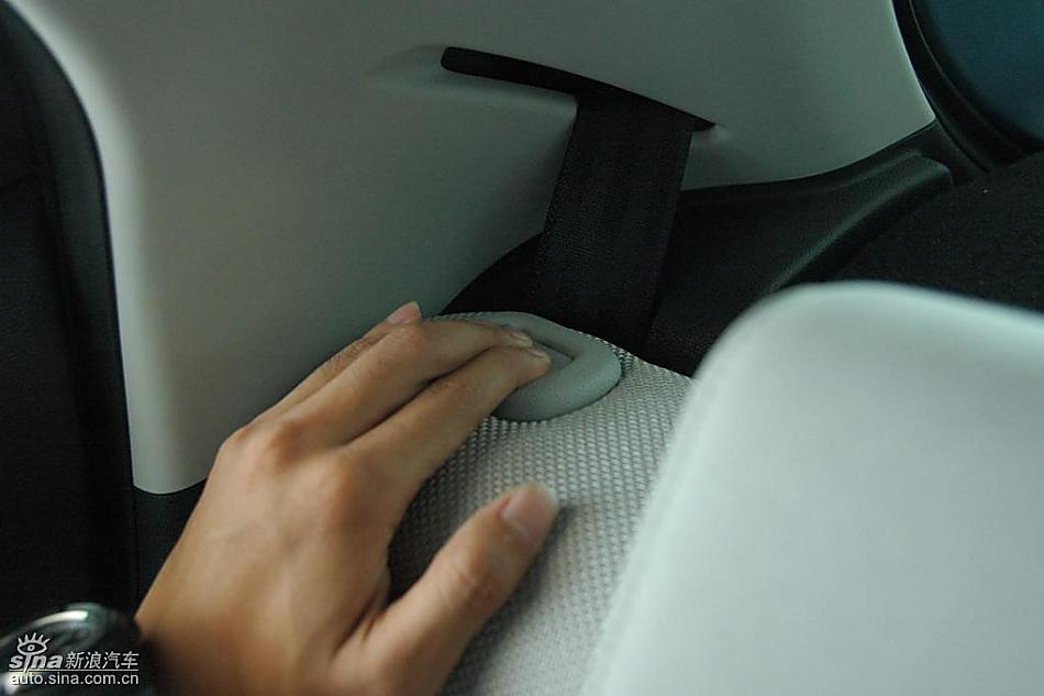 马自达2标准型1.3MT 内饰