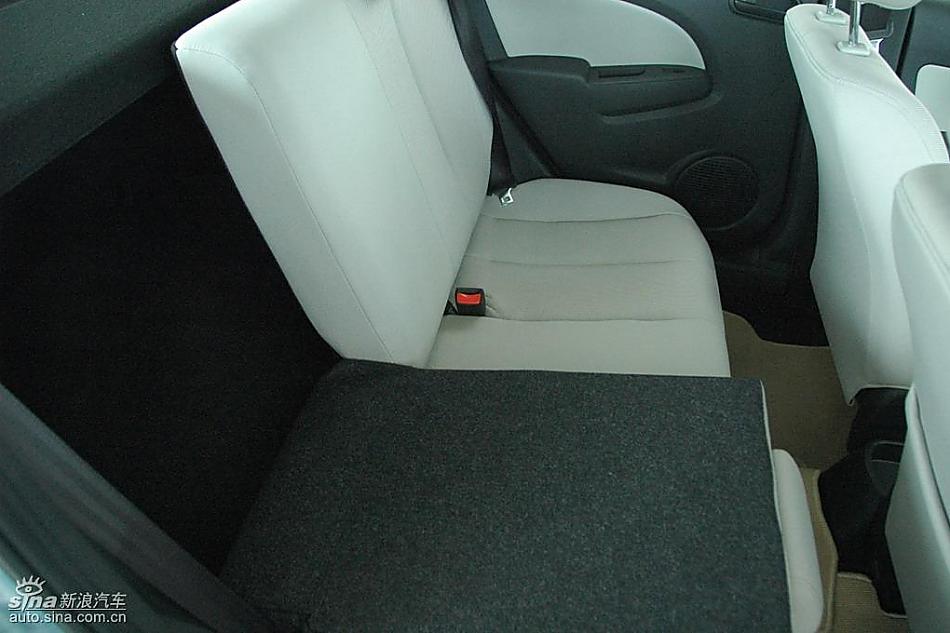 马自达2标准型1.3MT 内饰