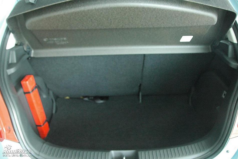 马自达2标准型1.3MT 内饰