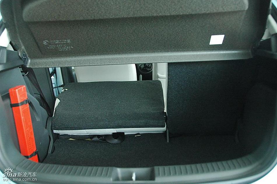 马自达2标准型1.3MT 内饰