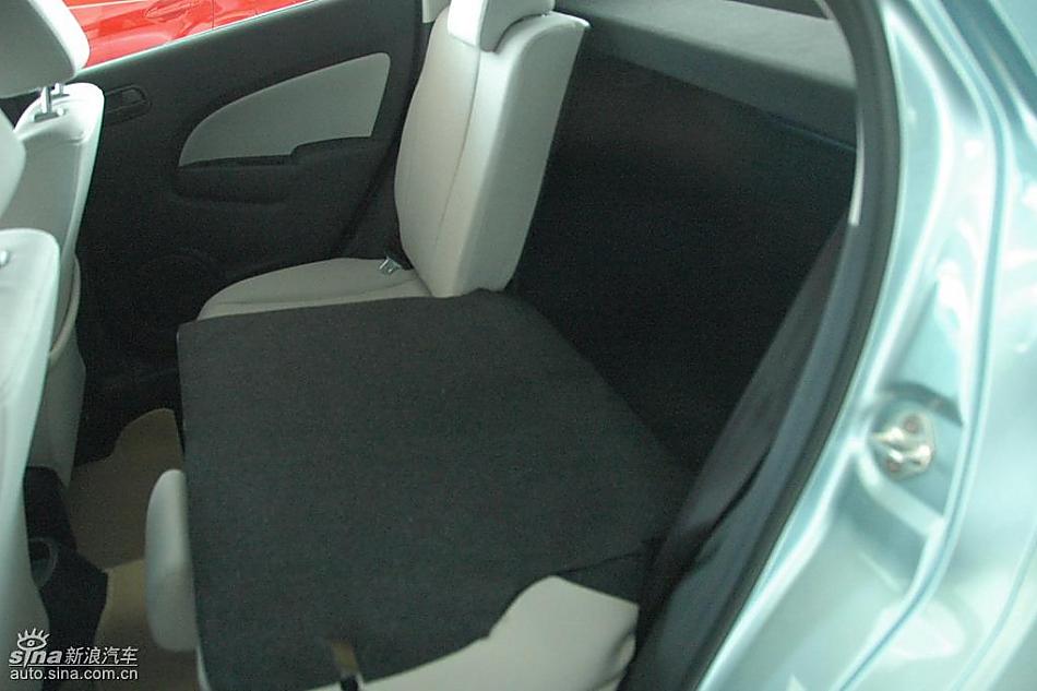 马自达2标准型1.3MT 内饰