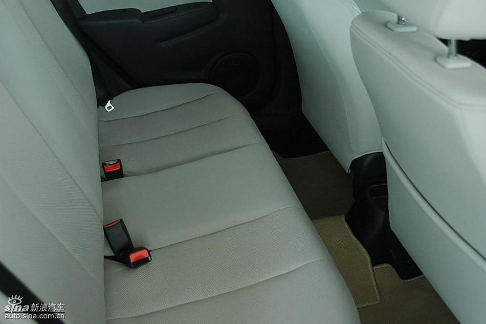 马自达2标准型1.3MT 内饰