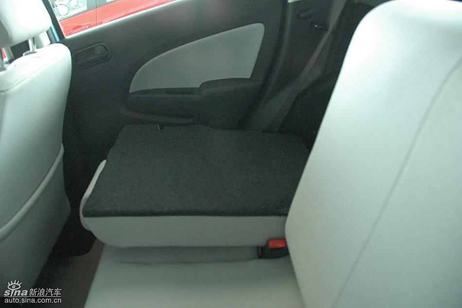 马自达2标准型1.3MT 内饰