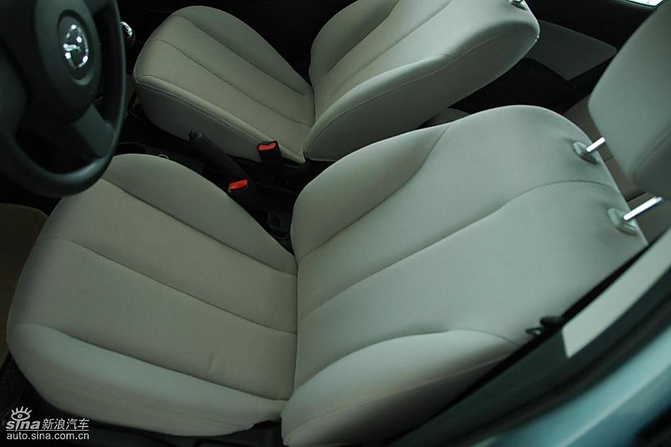 马自达2标准型1.3MT 内饰