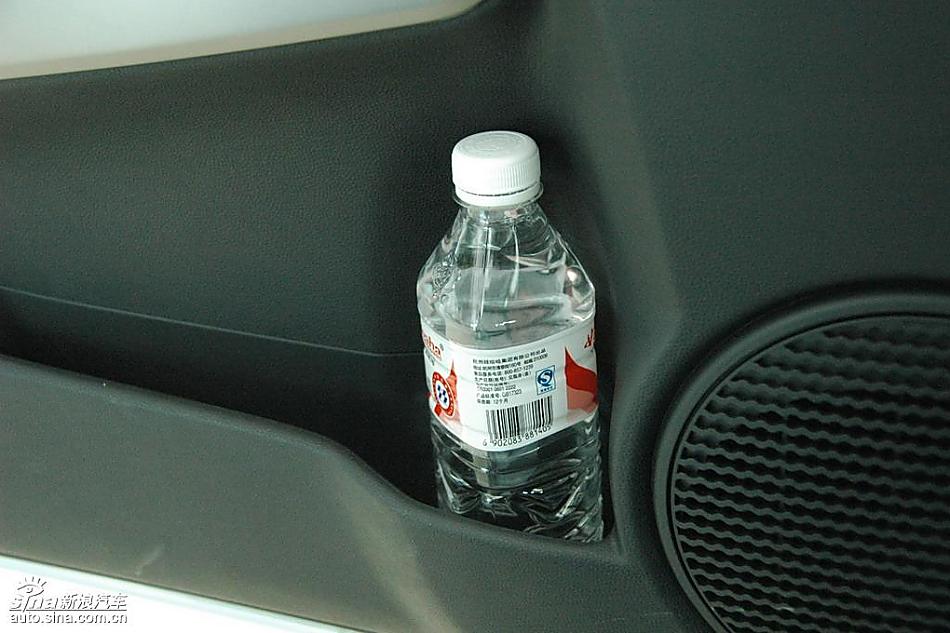 马自达2标准型1.3MT 内饰