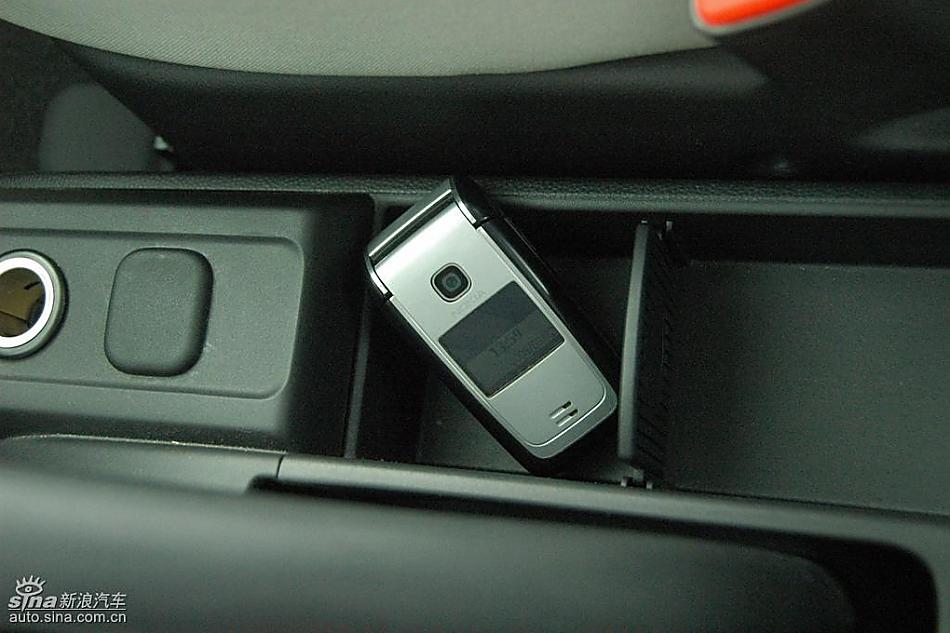 马自达2标准型1.3MT 内饰