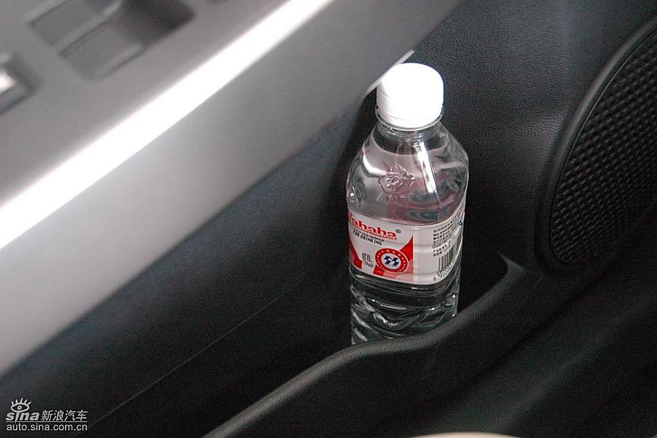 马自达2标准型1.3MT 内饰