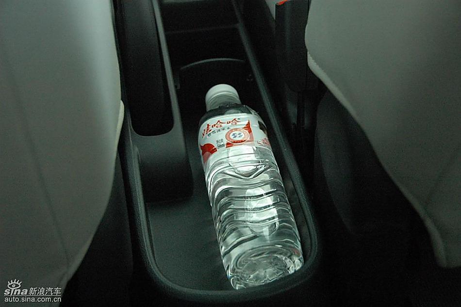 马自达2标准型1.3MT 内饰