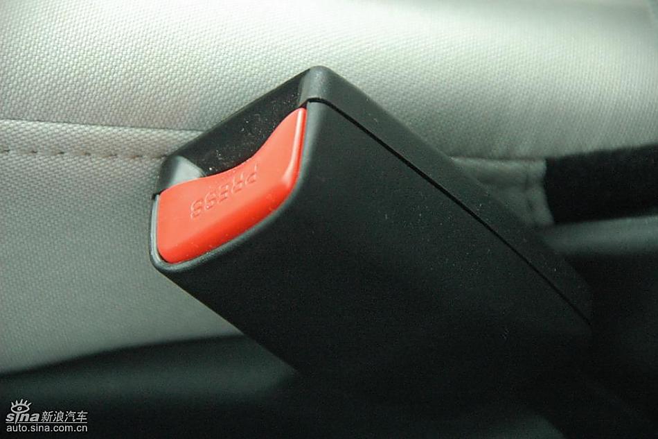 马自达2标准型1.3MT 内饰