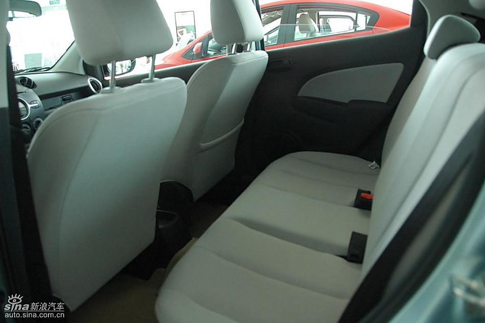 马自达2标准型1.3MT 内饰