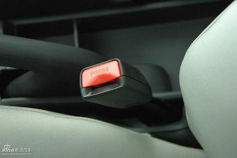 马自达2标准型1.3MT 内饰