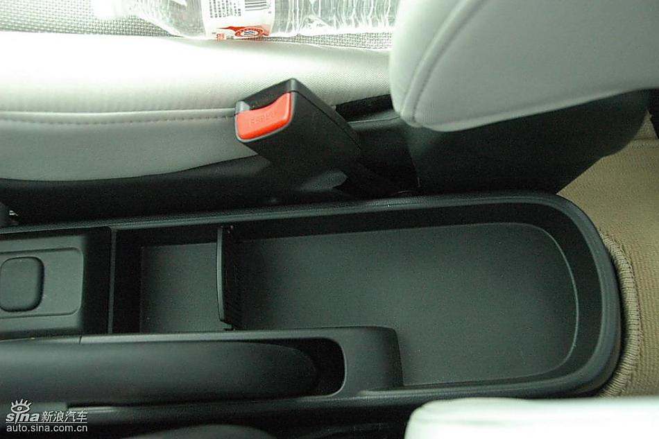 马自达2标准型1.3MT 内饰