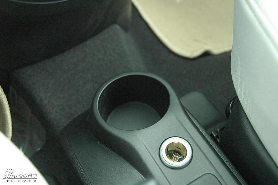 马自达2标准型1.3MT 内饰