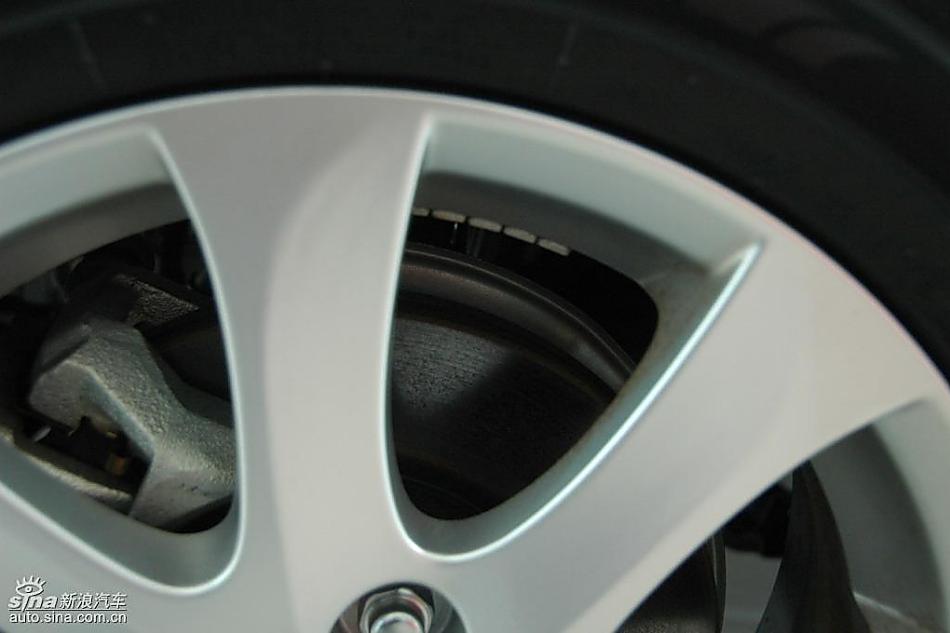 马自达2尊贵型1.5AT外观