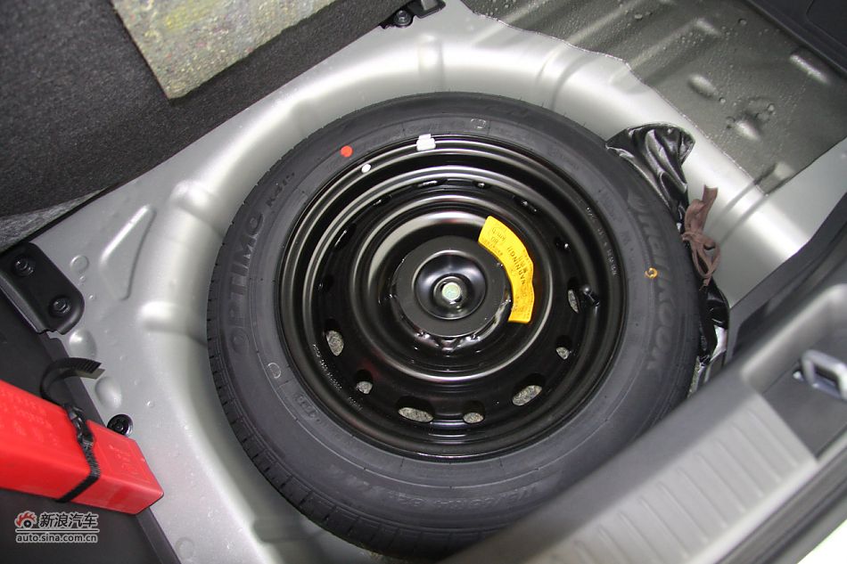 发动机、底盘悬挂及后备箱