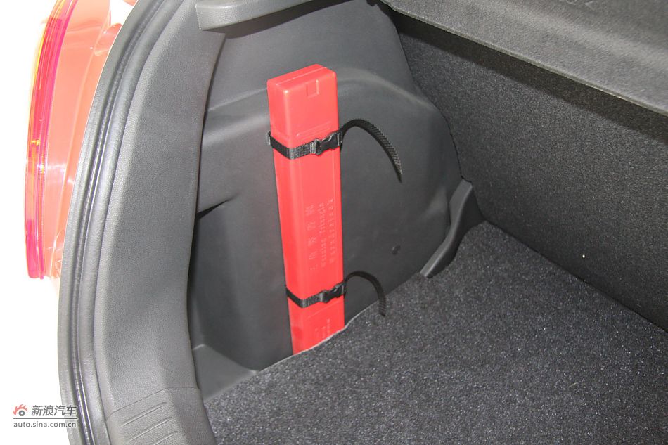 发动机、底盘悬挂及后备箱