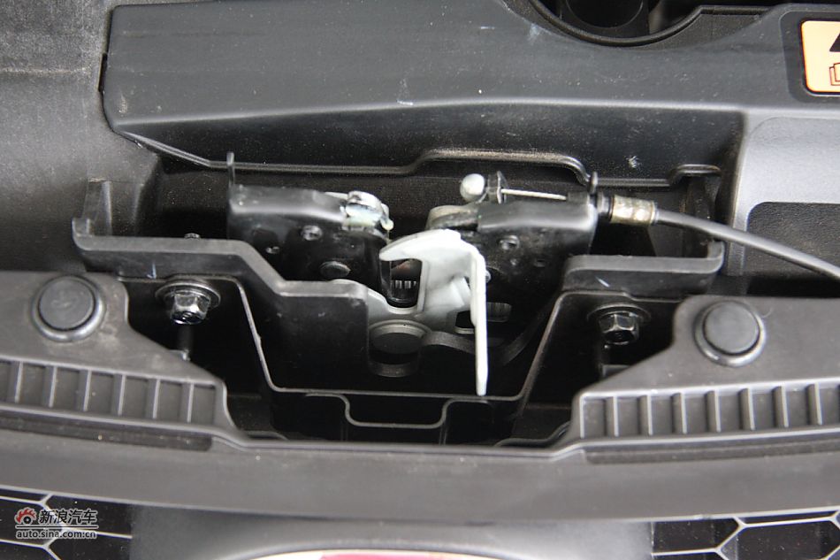 发动机、底盘悬挂及后备箱