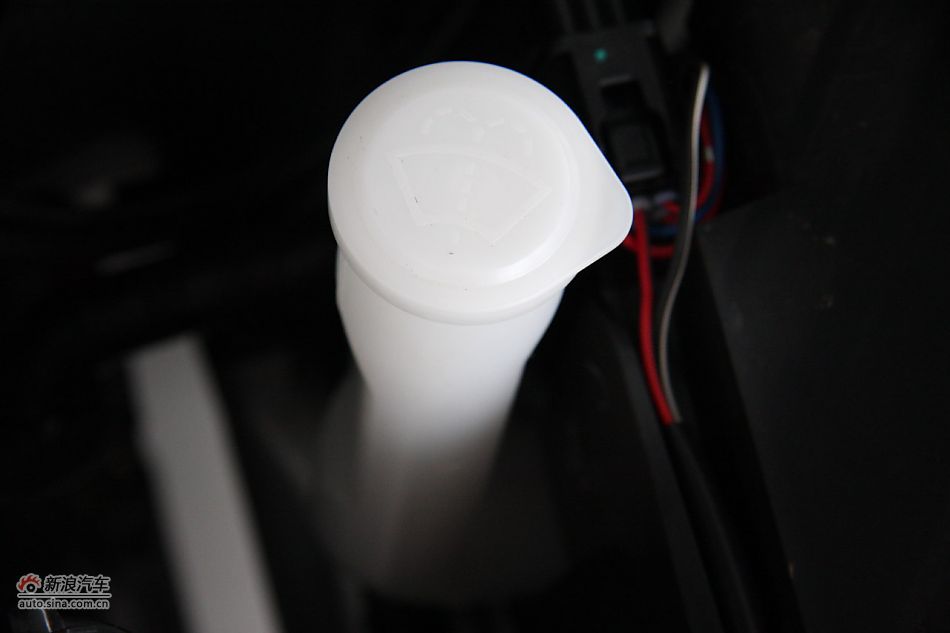 发动机、底盘悬挂及后备箱