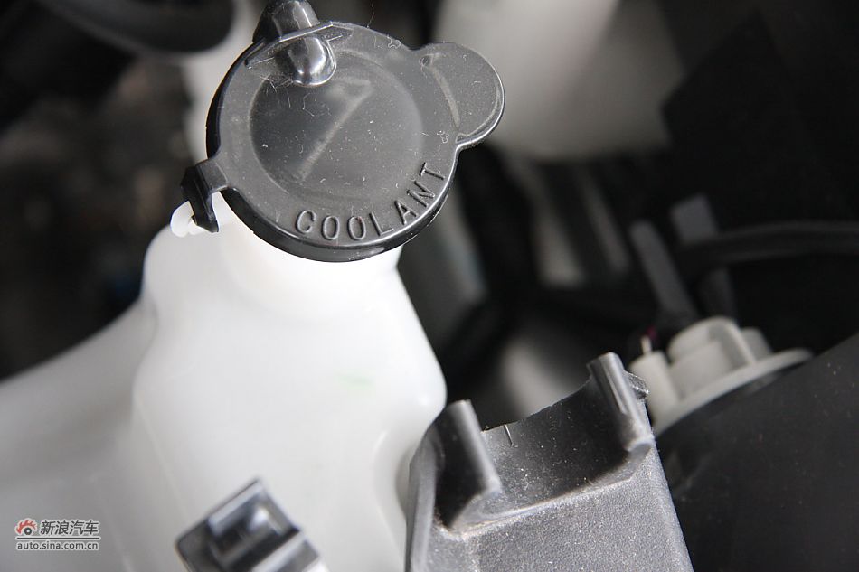 发动机、底盘悬挂及后备箱